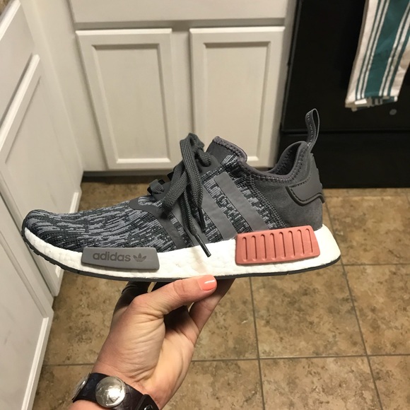 nmd r1 heather grey raw pink